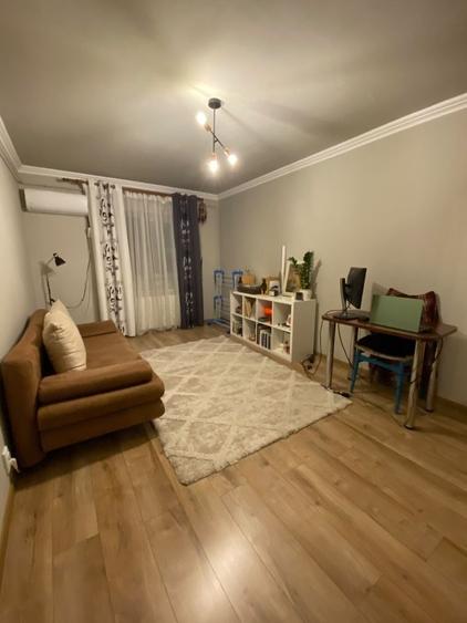Apartament cu 2 camere decomandat în Podul de Fier
