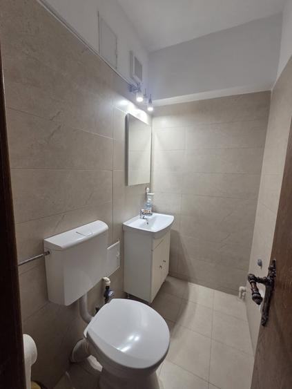 Apartament cu 3 camere decomandat în Capitol
