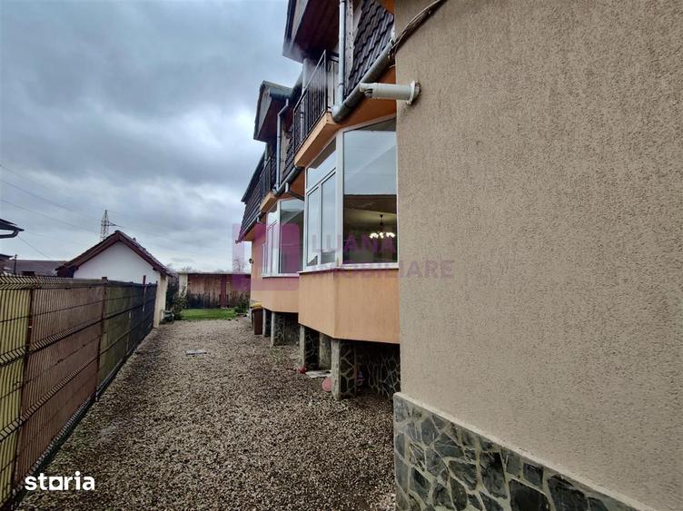 Casă cu 7 camere cu Teren 1540 Mp în Turnișor