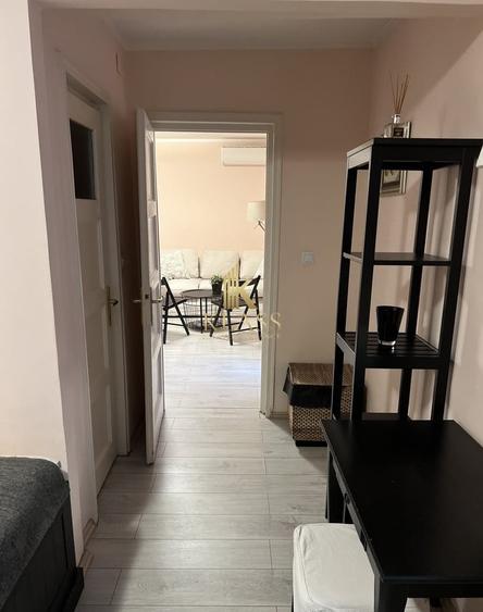 Apartament cu 2 camere semidecomandat, mobilat în Romană