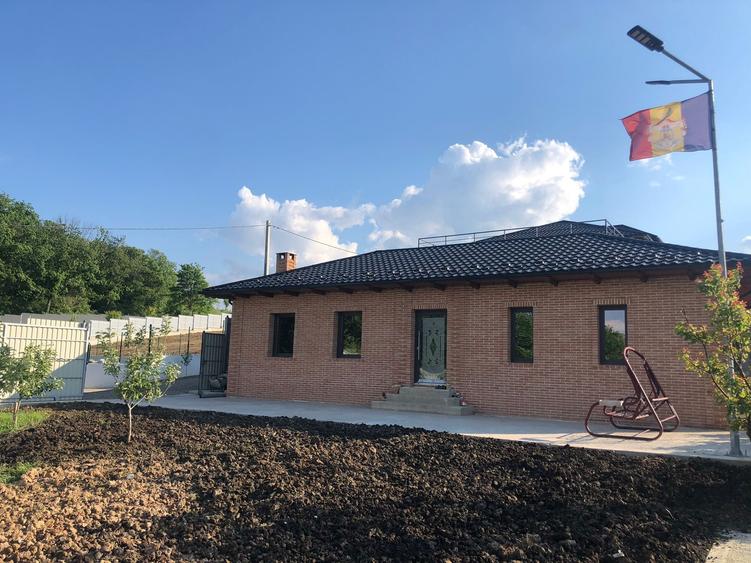 Casă individuală cu 3 camere cu Teren 430 Mp în Central