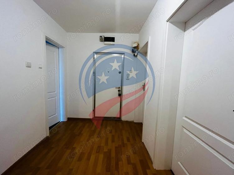 Apartament cu 4 camere decomandat în Central