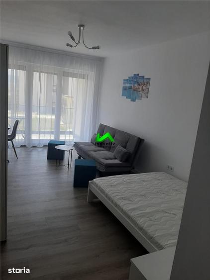 Garsonieră în Vest