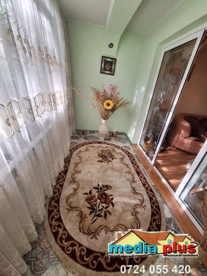 Apartament cu 3 camere decomandat în Micro 13