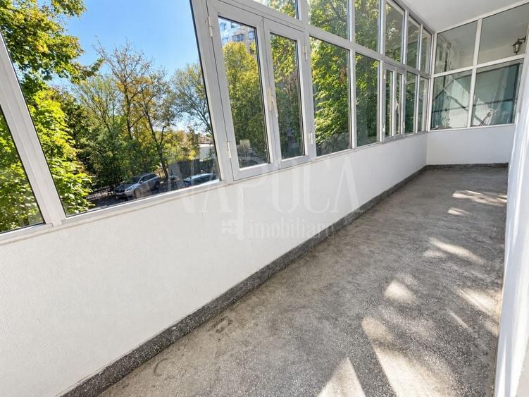 Apartament cu 3 camere semidecomandat în Grigorescu