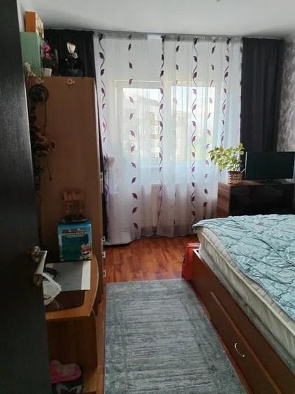 Apartament cu 3 camere decomandat, mobilat în Drumul Taberei