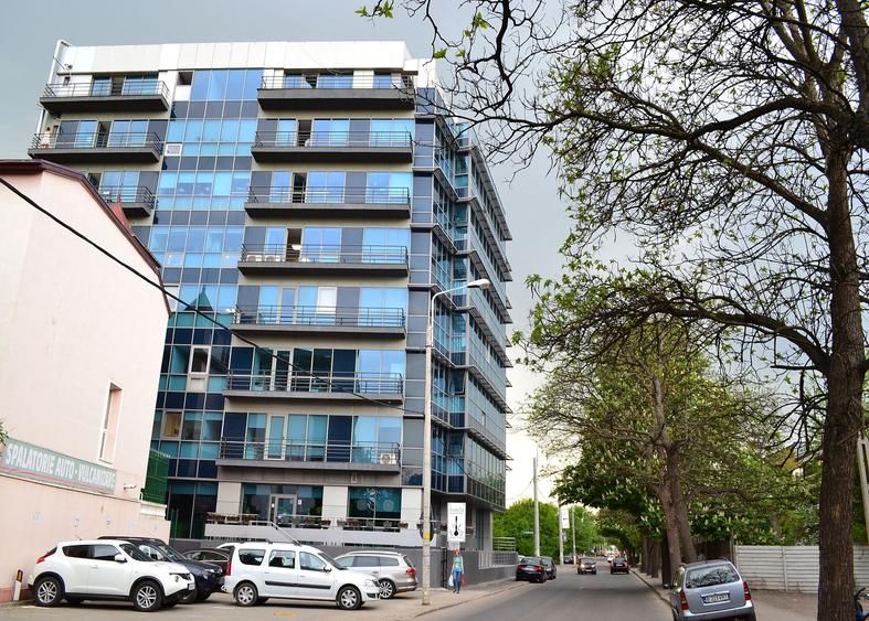 Spațiu comercial, de 4,880 mp, în Nord