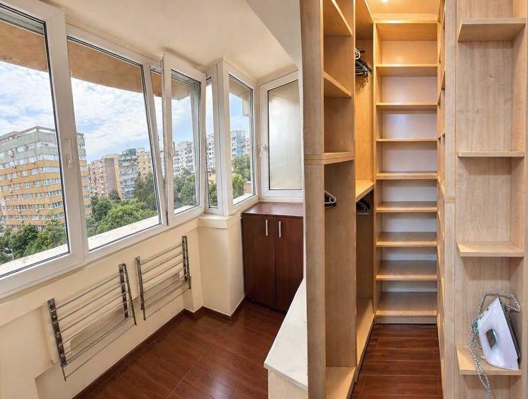 Apartament cu 3 camere decomandat în Uverturii