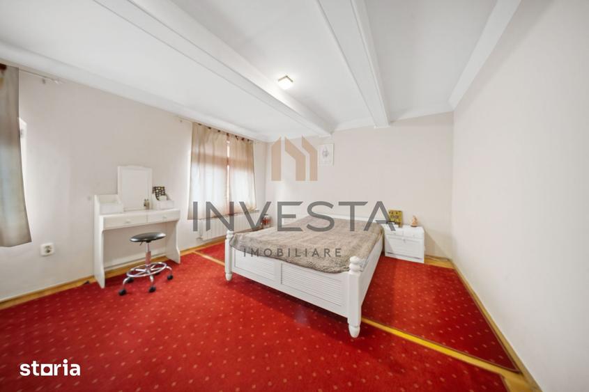 Casă cu 8 camere cu Teren 841 Mp în Zorilor