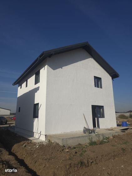 Casă cu 4 camere în Clinceni