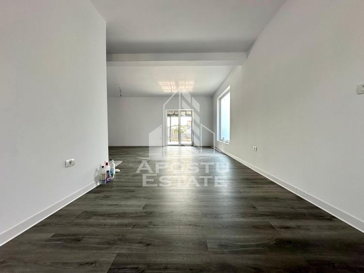 Duplex cu 4 camere cu Canalizare în Utvin