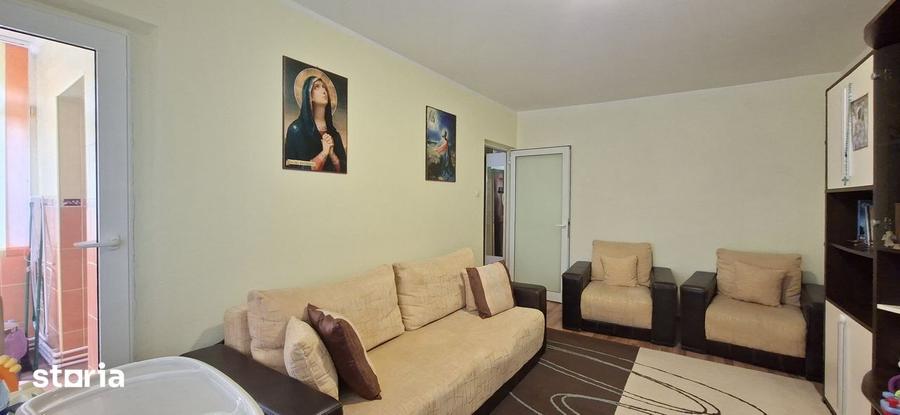 Apartament cu 2 camere decomandat în Micro 20