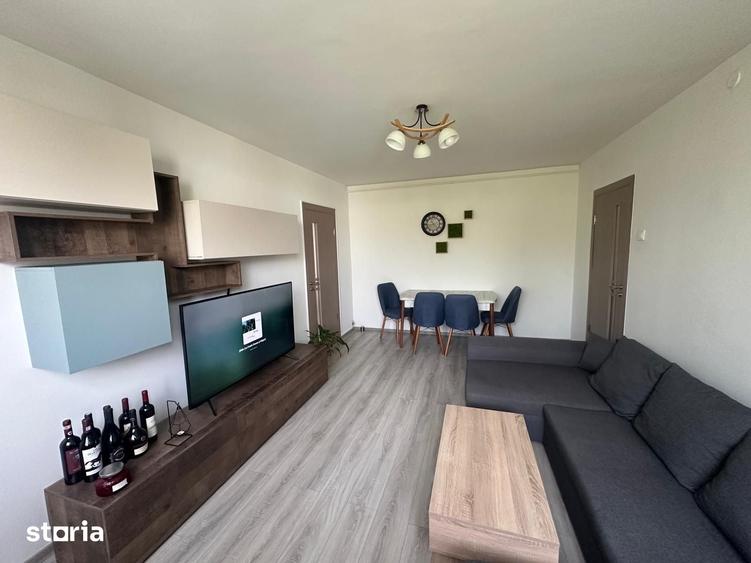 Apartament cu 3 camere semidecomandat în Giurgiului