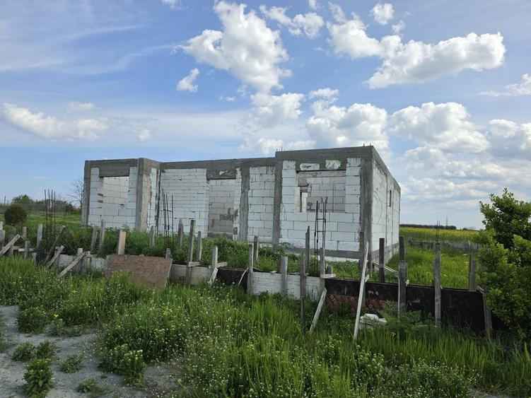 Casă cu 3 camere în Agigea