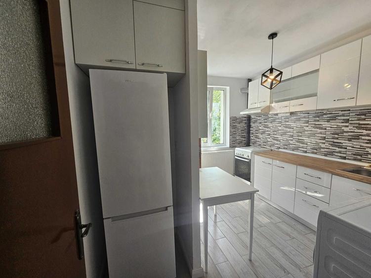 Apartament cu 2 camere decomandat în Antiaeriană