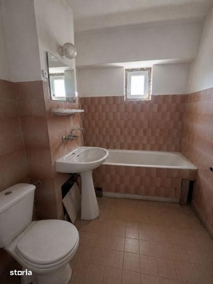 Apartament cu 4 camere decomandat în Lăpuș Argeș