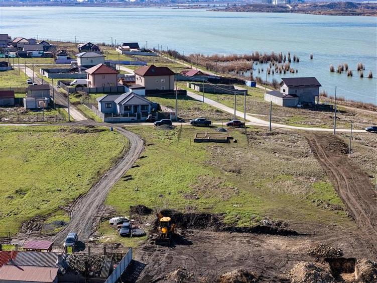 Teren Construcții intravilan de 615 mp, în Corbu