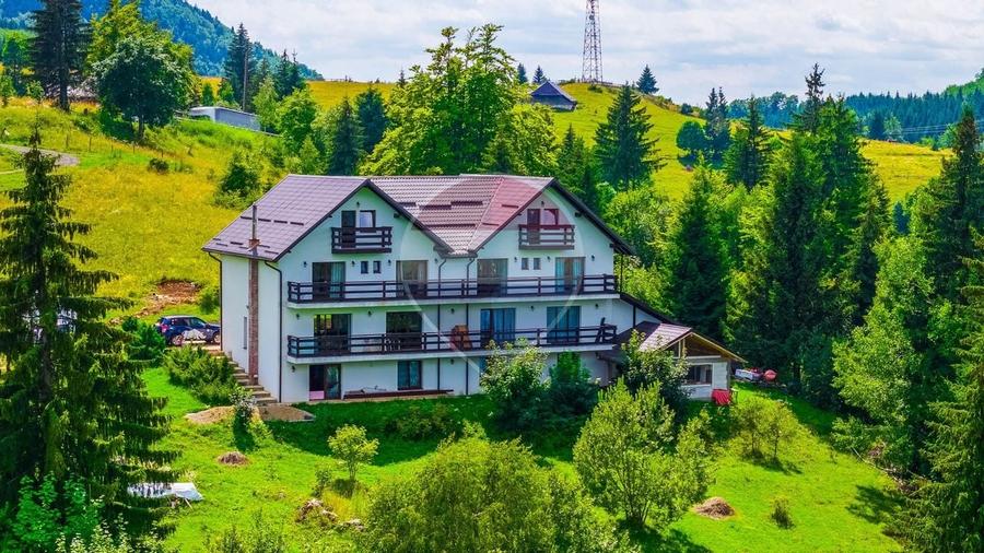 Hotel/Pensiune, de 408 mp, în Fundata