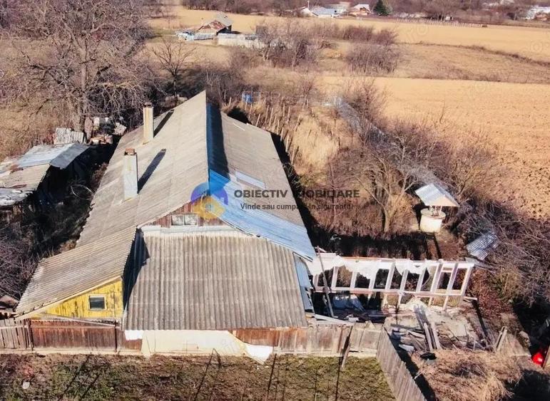 Casă cu 2 camere cu Teren 2040 Mp în Unghi