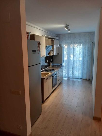 Apartament cu 3 camere decomandat în Drumul Taberei