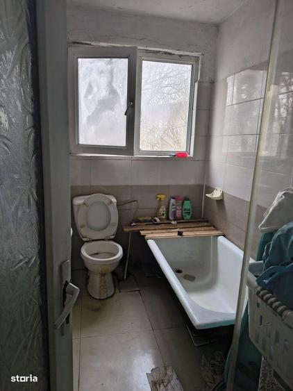 Casă cu 7 camere cu Teren 440 Mp în Sud