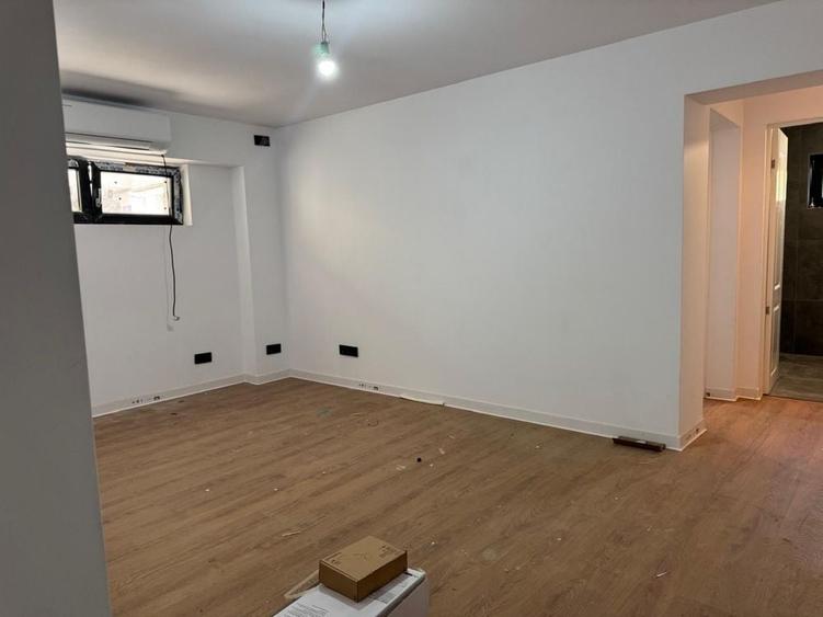 Apartament cu 3 camere nedecomandat în Unirii Sud