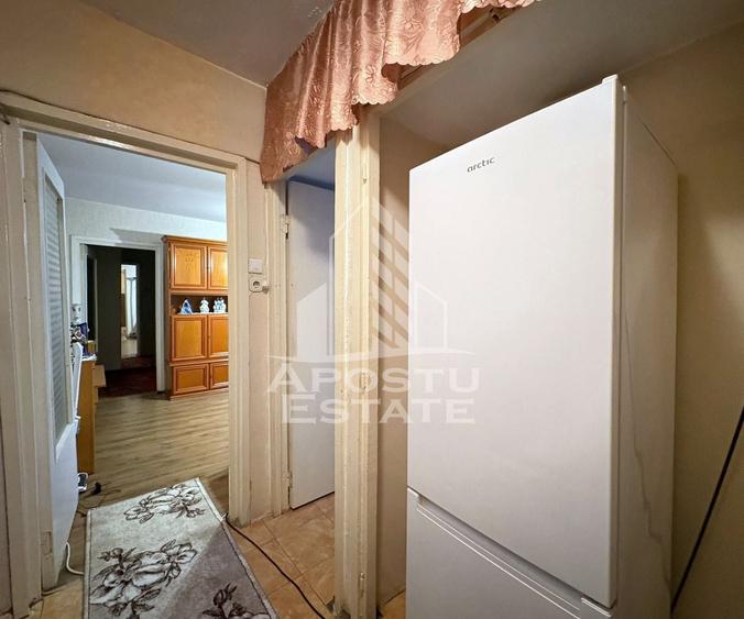 Apartament cu 3 camere semidecomandat, mobilat în Șagului