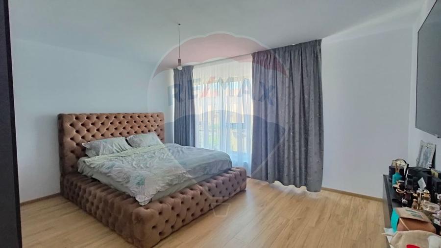 Casă cu 4 camere cu Teren 321 Mp în Port