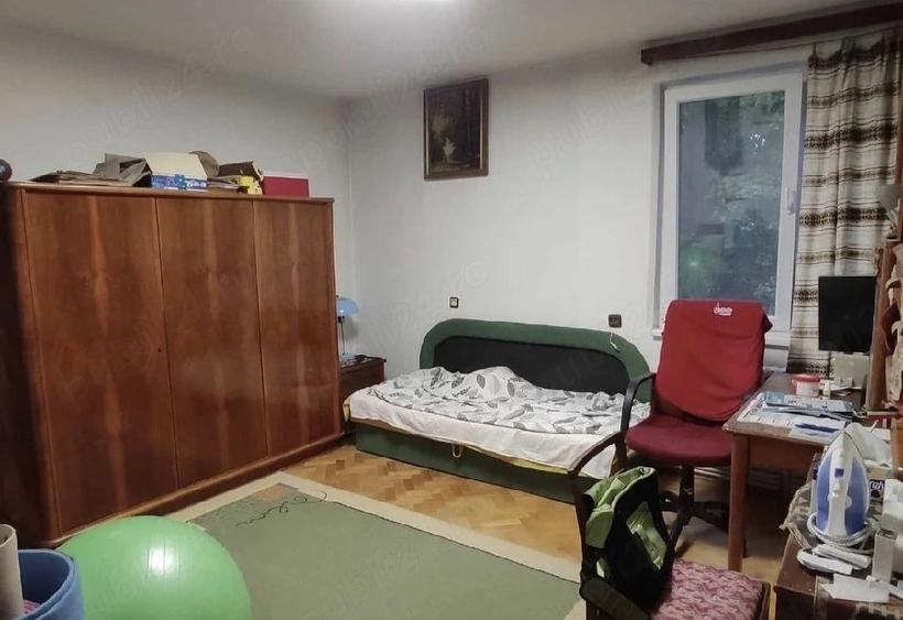 Apartament cu 3 camere decomandat în Cornișa