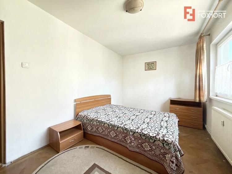 Apartament cu 3 camere semidecomandat în Dacia