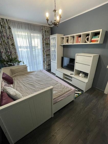 Apartament cu 3 camere decomandat în Florești