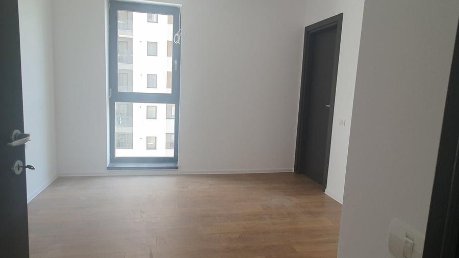 Apartament cu 3 camere semidecomandat în Drumul Taberei