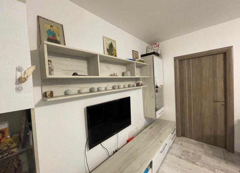 Apartament cu 2 camere semidecomandat în Obor
