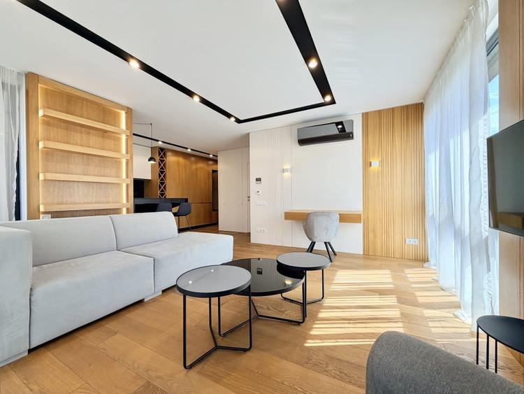 Apartament cu 2 camere semidecomandat, mobilat în Central