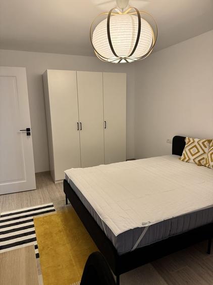 Apartament cu 3 camere decomandat în Exterior Vest