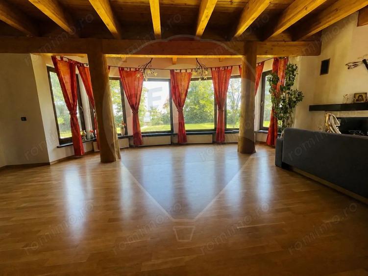 Casă cu 4 camere cu Teren 600 Mp în Central