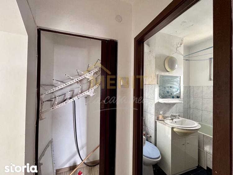 Apartament cu 3 camere semidecomandat, mobilat în Nord