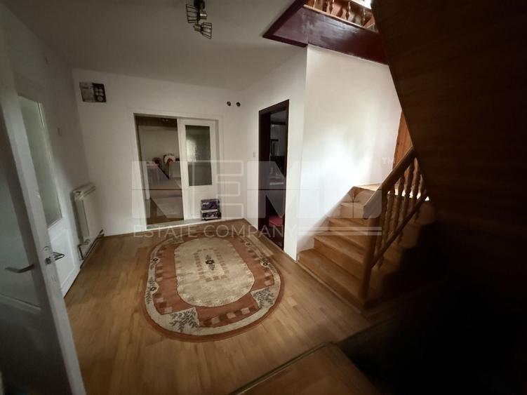 Casă individuală cu 6 camere cu Canalizare în Vicovu de Jos