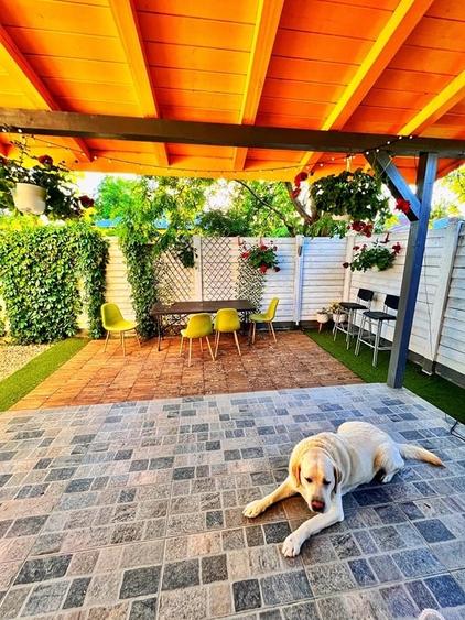 Casă cu 4 camere cu Teren 237 Mp în 1 Decembrie