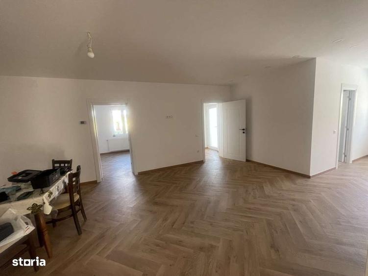 Casă cu 3 camere cu Teren 454 Mp în Calea Poplăcii