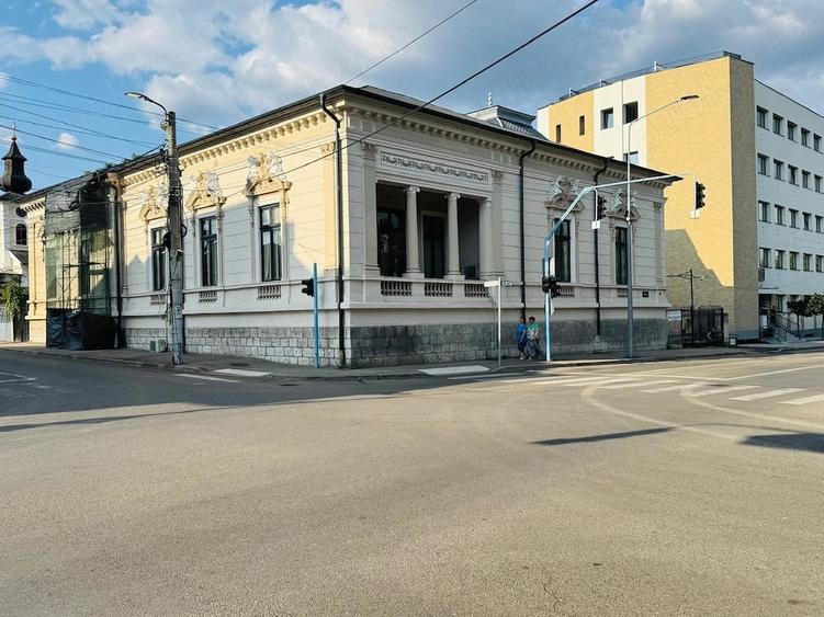 Spațiu comercial, de 440 mp, în Traian