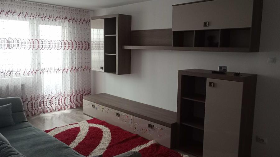 Apartament cu 4 camere în Micro 5