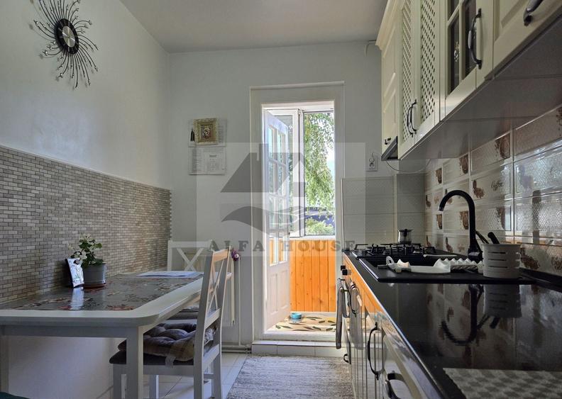 Apartament cu 3 camere decomandat, mobilat în Noua