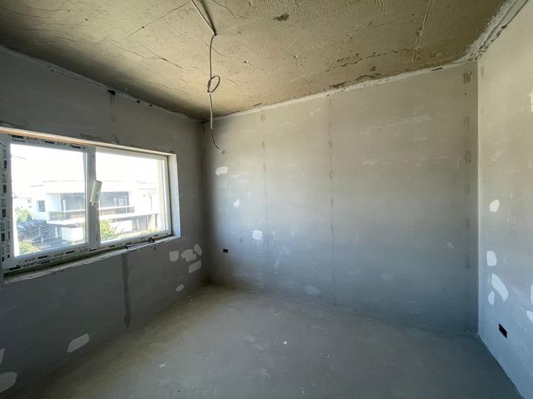 Duplex cu 4 camere cu Canalizare în Dumbrăvița