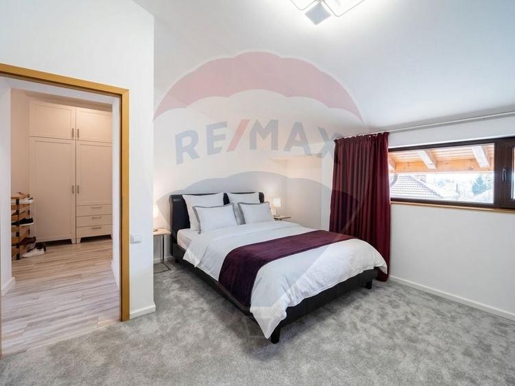 Duplex cu 4 camere cu Teren 231 Mp în IAR