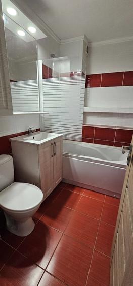 Apartament cu 4 camere decomandat în Calea Dumbrăvii