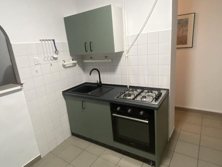 Apartament cu 3 camere decomandat în Răcădău