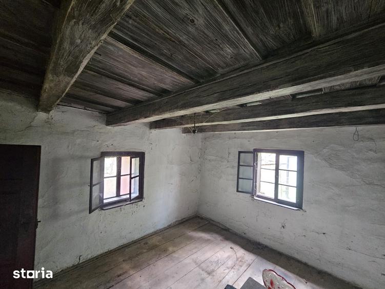 Casă cu 3 camere cu Teren 5571 Mp în Zam