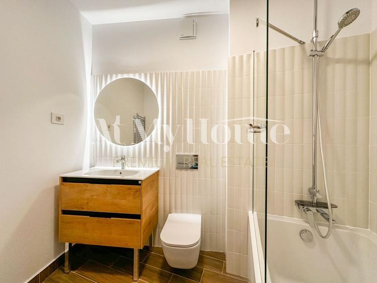 Apartament cu 3 camere decomandat, mobilat în Iancu Nicolae
