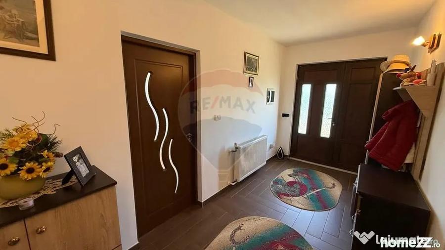 Casă cu 3 camere cu Teren 1667 Mp în Răcoasa